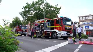 Unfall mit Streifenwagen auf Einsatzfahrt in Northeim: Feuerwehr und Rettungsdienst im Einsatz