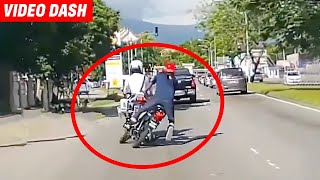 BerIaga tayar dgn abg Trafik