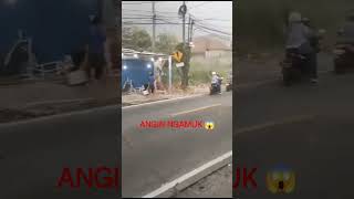 Angin Ngamuk di Perumahan 😱 #shortvideo   #trending #viral