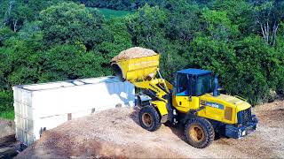 Pá carregadeira Komatsu WA200 carregando cavaco #Op Mestre Petenon. (Komatsu WA200 wheel loader)