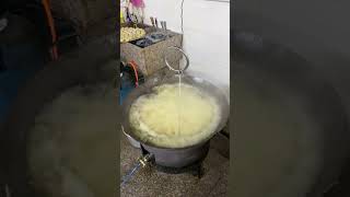 The Process Of Frying Mung Bean Cake