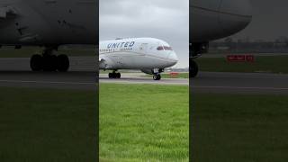 United 787-8 Closeup 🔎👨‍🔧 #aviation #planespotting #ytshorts #airport #yt #plane #schiphol