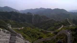 Поем. Великая китайская стена. Бадалин. Пекин. Great Wall of China. Badaling. Beijing.