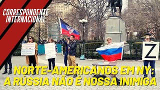 COMUNISTAS EM NOVA IORQUE SAEM EM APOIO À RÚSSIA