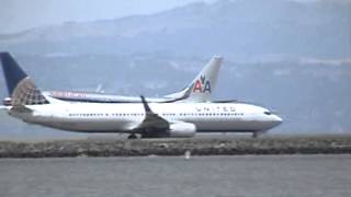 American 737-800 landing at KSFO