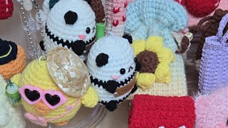 Crocheting keychains #daisy #sunflower #chestnut