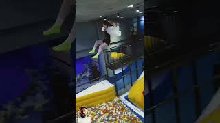 Just starting jump boy vs girl #kids #trampoline #trampolinpark #minitrampoline #trampolinejump #tra