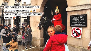 Female King's Guard "GET OUT OF MY BOX!" Tourists IGNORED the New Rules at Horse Guards in London