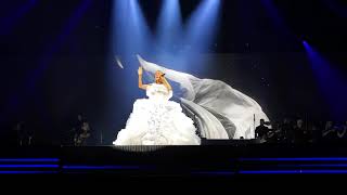 Céline Dion - My Heart Will Go On (Premiere COURAGE WORLD TOUR)