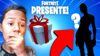 GANHEI UM PRESENTE SECRETO DE ANIVERSÁRIO NO FORTNITE! * oq será? *