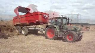 www.tractorfoto.tk- Fendt Farmer 309 Ci mest op hoop rijden