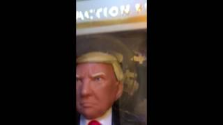 Unboxing Donald Trump (Over Re)Action Figure !