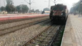 01707 Jabalpur Attari Exp overtakes Himgiri SF Express