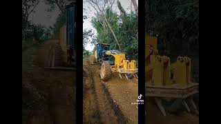 Conformando un carretera rural🚜... #maquinariapesada #jhondeere #trendingshorts #viral #capcut