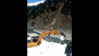 Naran Glacier : Snow clearing of Naran road begins