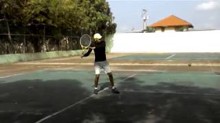 Cristian practica tenis polideportivo la romana 2018