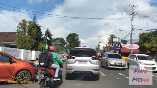 Suasana Macet Jalan Bethesda di kota Manado Tanggal 4 Bulan 4 Tahun 2022.