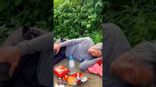 Hungry and thirsty homeless man gets birthday cake 🎂🎂 👳‍♀️😥😢 #food​  #family​ #sad