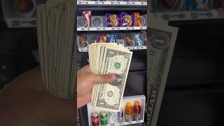 How much do you think I made 💵😳🔥✅ #vendingmachine #smallbusiness #shorts #money  #asmr #barber