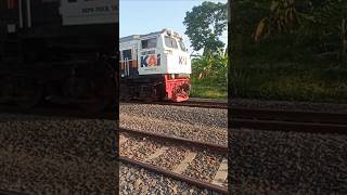 Dan ini langsir nya ya dan sebenarnya ka nusantara itu nggak ada ya dia bohong #kai121 #keretaapi