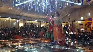 Mummy nu pasand Nayo Tu | Group Dance | Best Mehndi Dances |