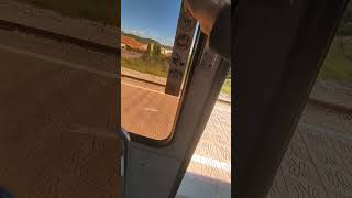 Apertura de puertas S/592 desde el interior "Camello" (aunque peleando un poco😅) #train #ferrocarril