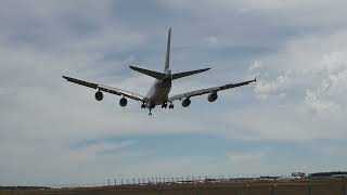 Singapore Airlines A380 landing from thirty four number 2