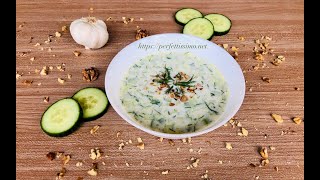 Tarator - Bulgarian cold cucumber yoghurt soup/ Zuppa fredda bulgara con yogurt e cetrioli / Таратор