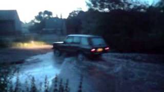 Range Rover Classic having an early morning swim