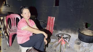 My family's dinner also had boiled water spinach with fried tofu. By Thanh Van