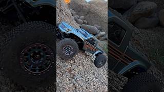 Watch the EVO Pro walk up the rock face ⛰️🧗‍♀️#rc #rcoffroad #shorts #rctruck 💪👌👍✅🔥🆙￼