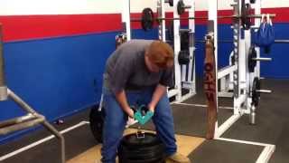 Dylan "The Beast" Magdaleno lifting 250 pounds with the country crush.