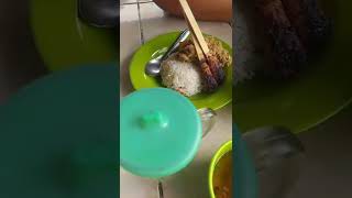 lawar kambing pakde partha lukluk, ga bakal nyesel kalau makan disini....