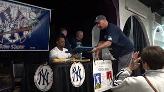 HOMER BUSH OF THE NEW YORK YANKEES SIGNING AUTOGRAPHS!!