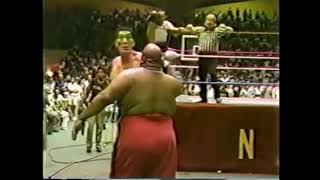 Giant Baba vs Abdullah the Butcher (1986)