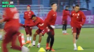 Teil 1: FC Bayern Training bei Flutlicht am 04.01.2016