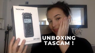 ASMR : J'ai un nouveau microooo (Unboxing Tascam DR-05X)