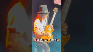 SLASH is on FIRE! 🔥 Watch to the end #guitar #slash #guitarsolo @SlashOfficial