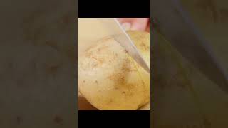 Ninja Technique Potato Peeling !  Kitchen Tips - How to Peel Potatoes Really Quickly  #shorts