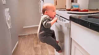 Try Not To Laugh With Funny Baby Moments Caught on Camera