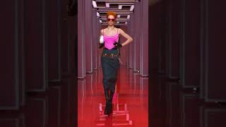 Gigi Hadid & Bella Hadid Walk for Versace FallWinter