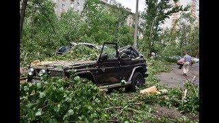 В Самарской области мощный ураган снес крыши десяти частных