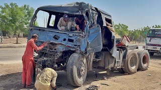 Heavy Duty Truck Badly Hitted Another Truck || We Repair the damage truck to run again on the road