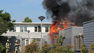 Brandweer en Politie met spoed naar uitslaande brand en verschillende middelbranden