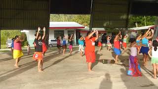 Répétition des danses femmes à Huahine