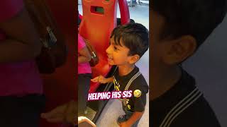 Bro helping his sis 💕✌️🤣 #viral #pusha #trending