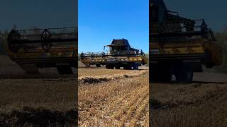 Kombajn New Holland 🌾 #combine #farming #agro #village #machine #farmmachinery #farm