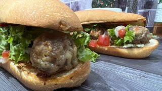 سندويش كرات اللحم مع صوص مميز وخطير - Meatballs sandwich