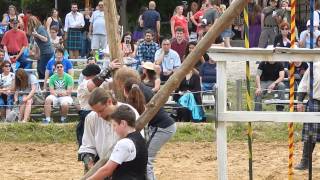 20150523 Caber toss 1 at STL Ren Faire