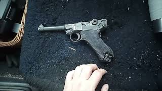 P08, a bit explaining/shooting with the 1942 Luger